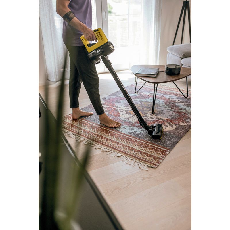 VC_4_Cordless_living_room_carpet_app_02_CI20-Web_800_Max