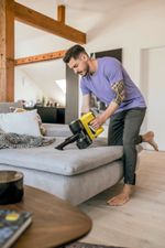 VC_4_Cordless_living_room_couch_app_01_CI20-Web_800_Max