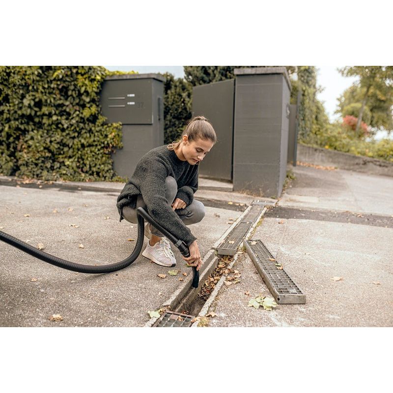 WD_curved_handle_drainage_channel_app_01_CI20_96-dpi-