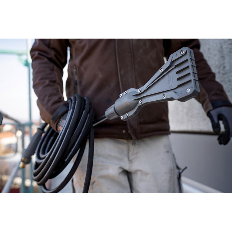 eco-Booster_facade_cleaning_detail_app_05_CI20-Portal_Image_High_3k.jpg