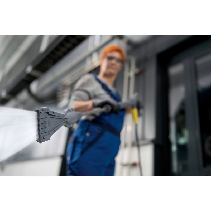 ecobooster_prof_hd_transport_commercial_vehicle_cleaning_app_08_CI20-Portal_Image_High_3k.jpg
