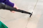 XXL_crevice_brush_dining_floor_tiles_app_02_CI20-Portal_Image_High_3k.jpg